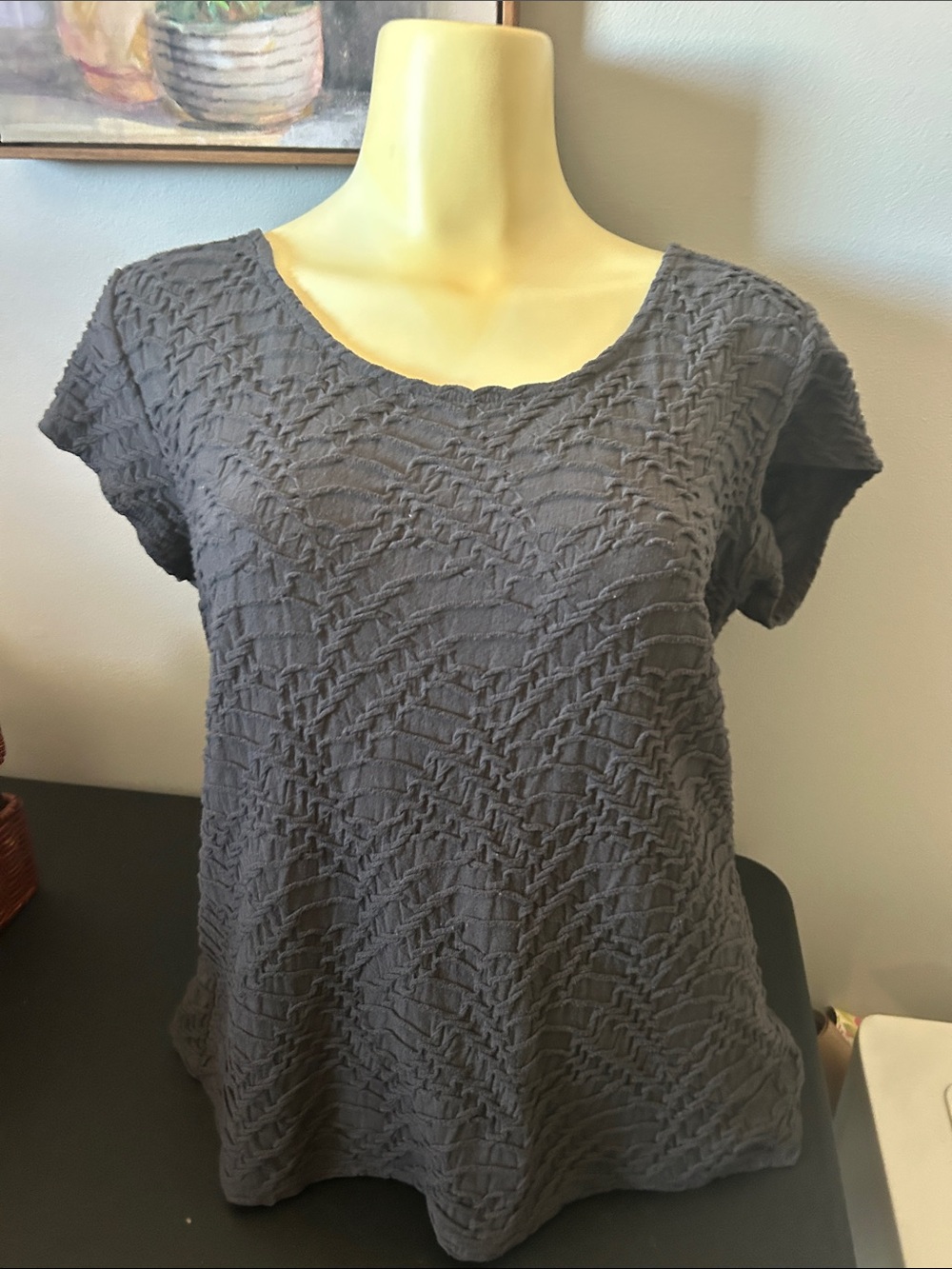 Liz Claiborne Charcoal Gray Textured Scoop Neck Top